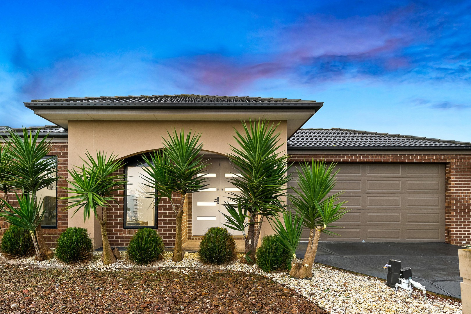 35 Mickleham Drive, Cranbourne North, VIC 3977