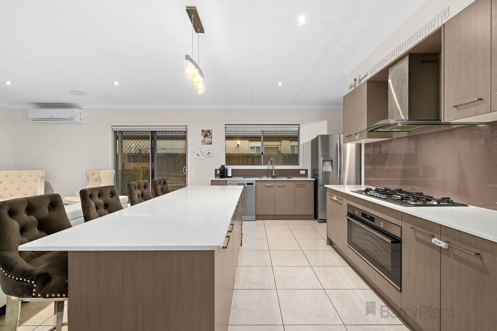35 Mickleham Drive, Cranbourne North, VIC 3977, Cranbourne North - Thumbnail 3