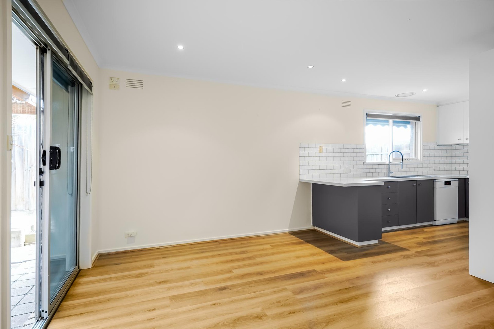 35 Moruya Drive, Grovedale, VIC 3216, Grovedale - Thumbnail 2