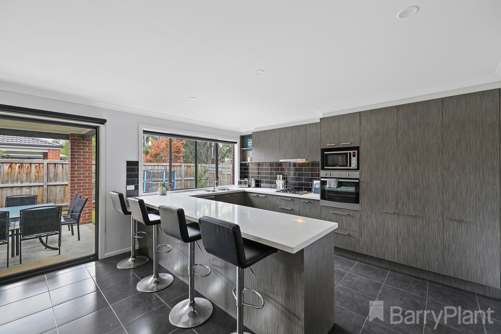 35 Pepper Crescent, Drouin, VIC 3818, Drouin - Thumbnail 2