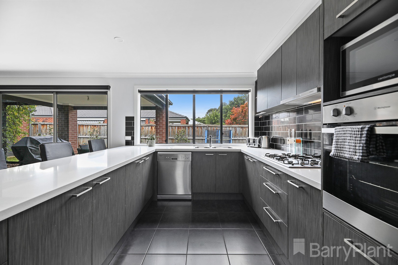 35 Pepper Crescent, Drouin, VIC 3818, Drouin - Thumbnail 3