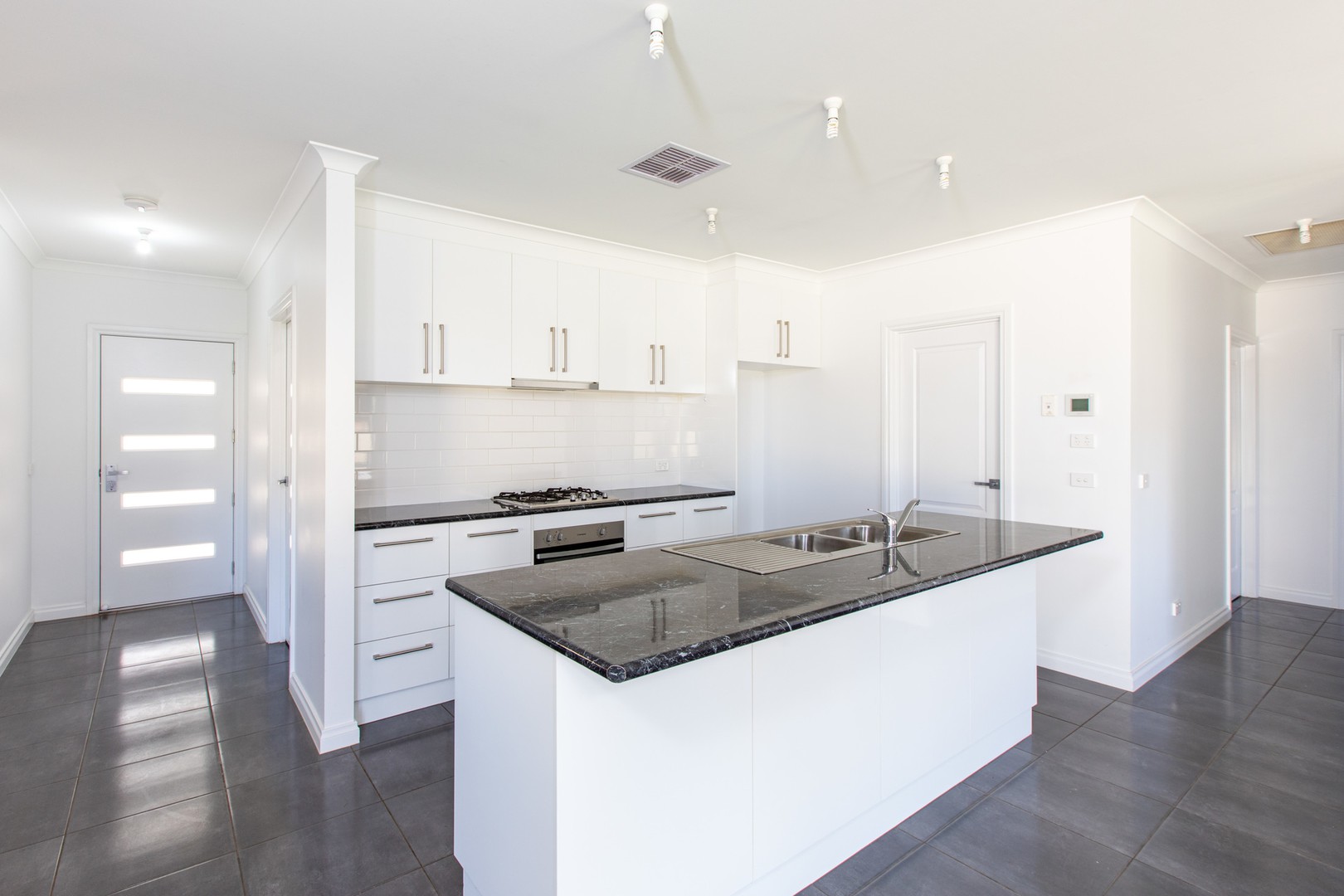 35 Philippa Crescent, Mildura, VIC 3500, Mildura - Thumbnail 4