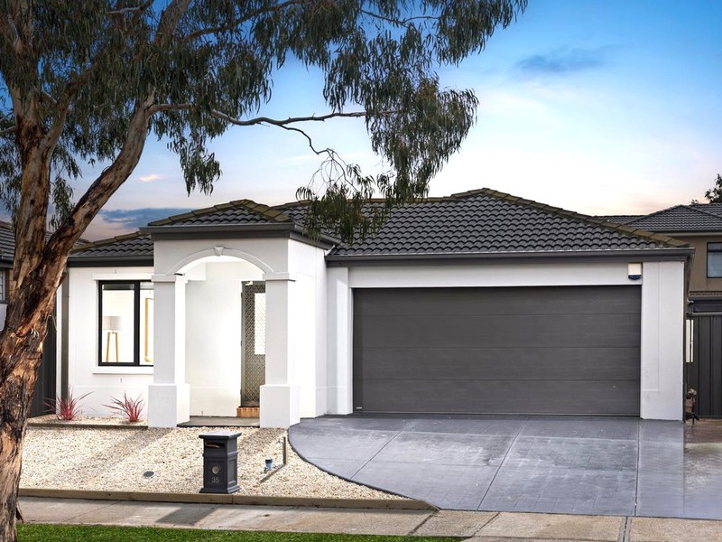 35 Pioneer Drive, Deer Park, VIC 3023 - Image - 01/12/2025