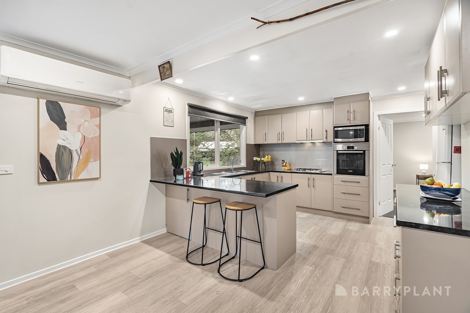 35 Railway Parade, Wandin North, VIC 3139, Wandin North - Thumbnail 4