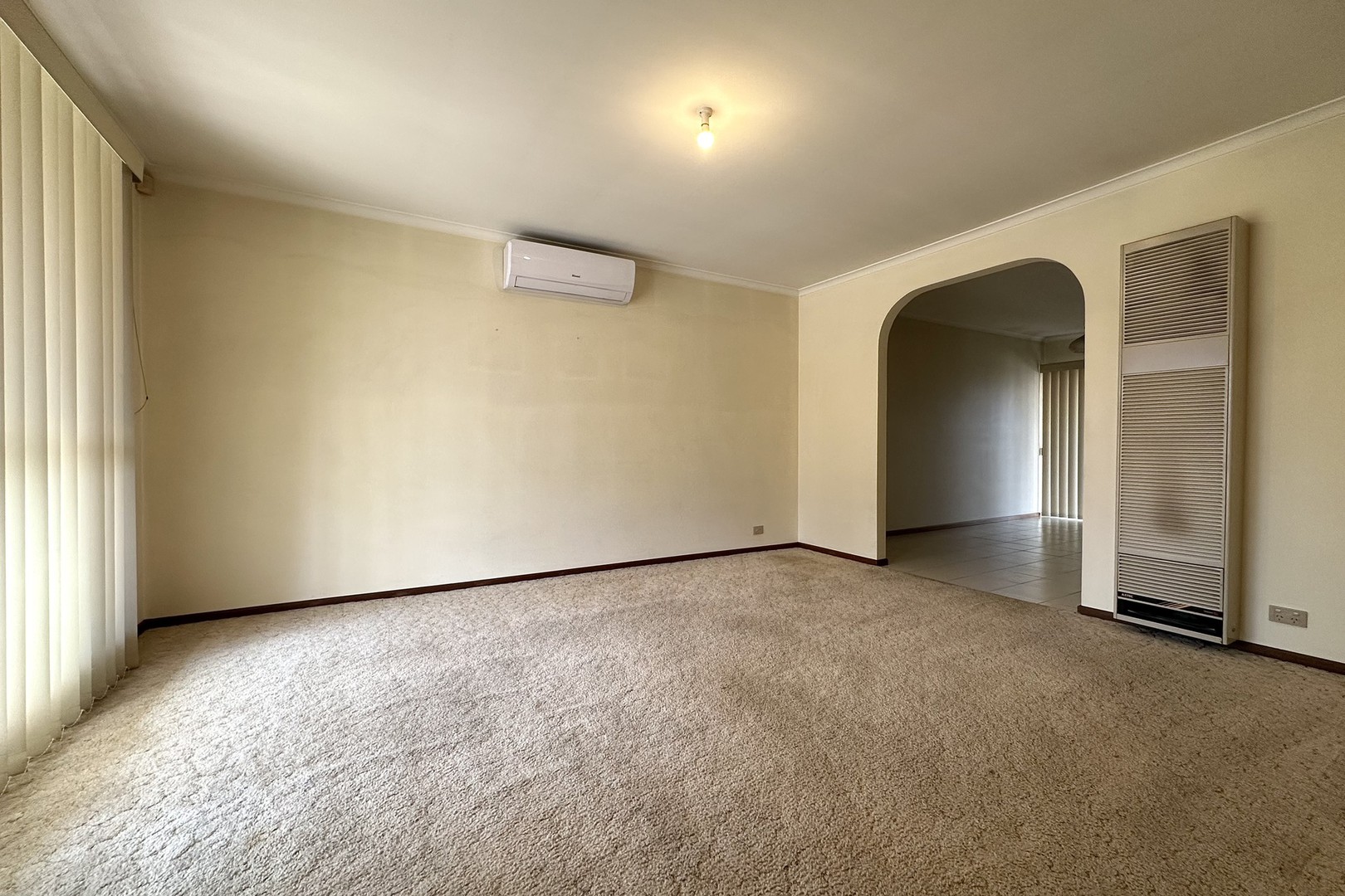 35 Rosslare Parade, St Albans, VIC 3021, St Albans - Thumbnail 2