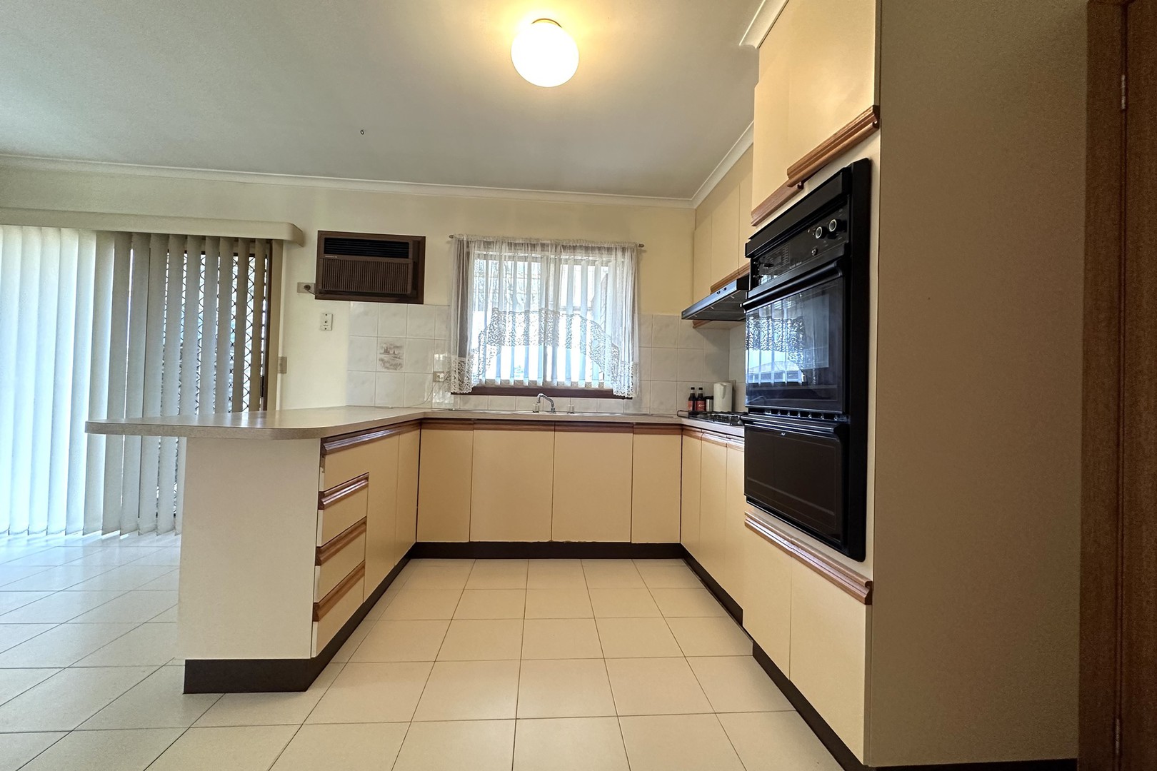 35 Rosslare Parade, St Albans, VIC 3021, St Albans - Thumbnail 4