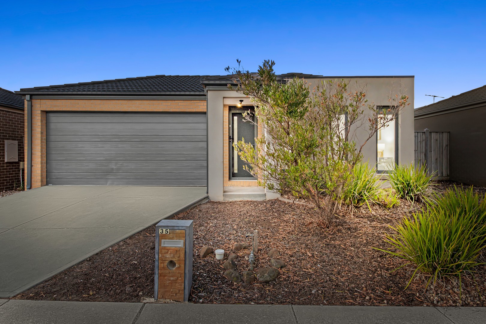 35 Seagrass Crescent, Point Cook, VIC 3030, Point Cook - Thumbnail 2
