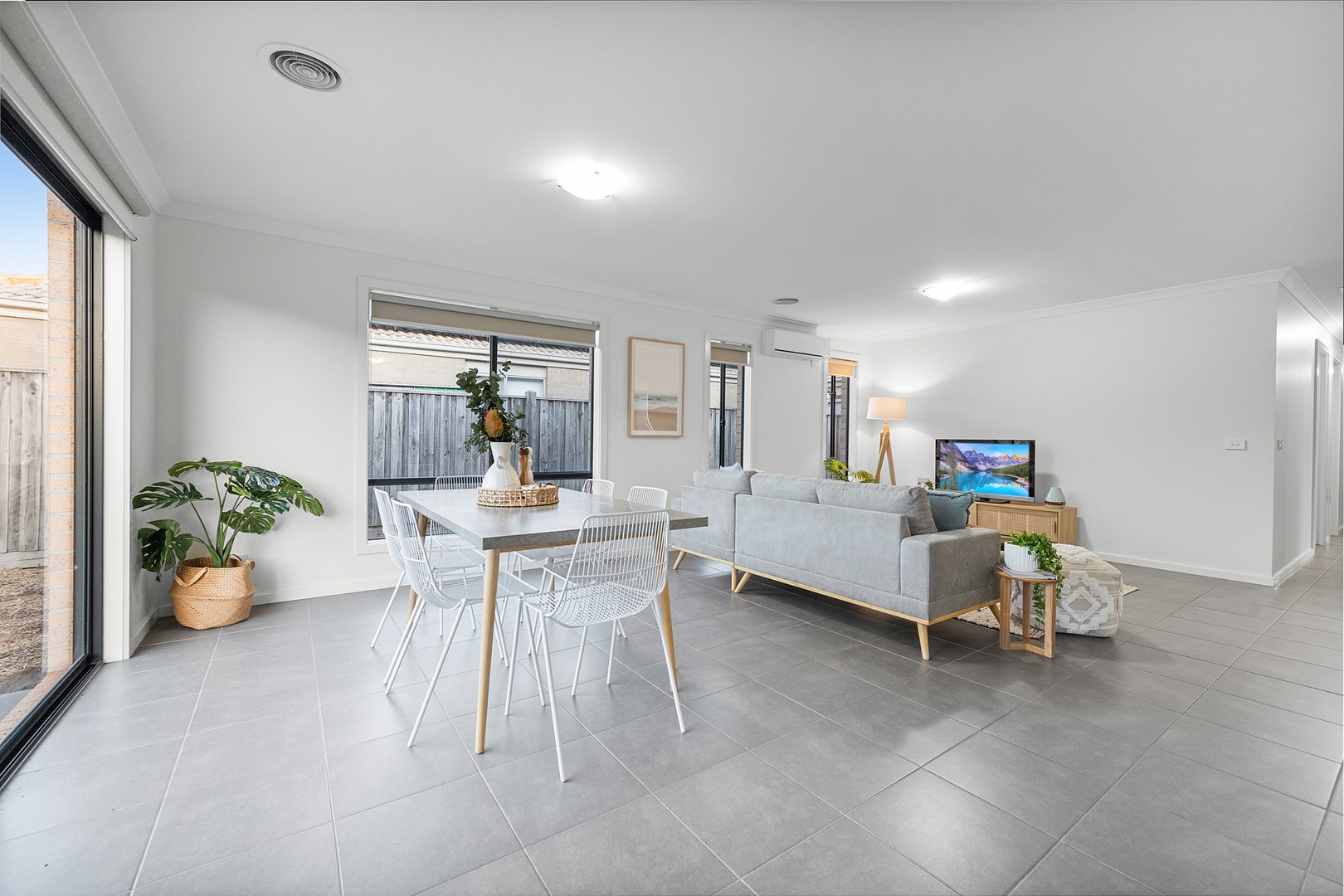 35 Seagrass Crescent, Point Cook, VIC 3030, Point Cook - Thumbnail 4