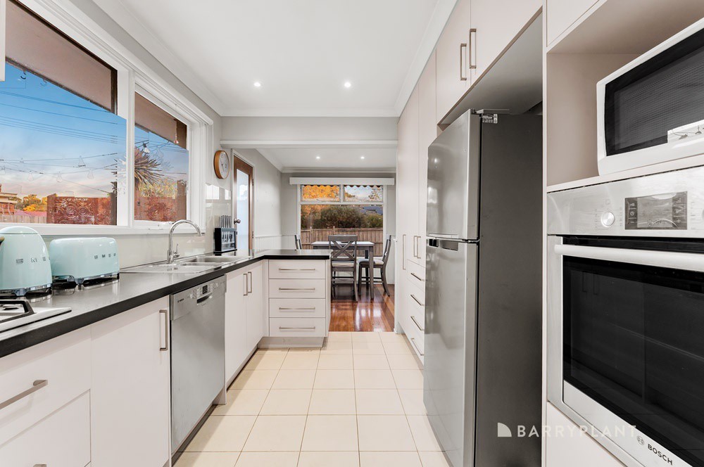 35 Selkirk Avenue, Wantirna, VIC 3152, Wantirna - Thumbnail 3