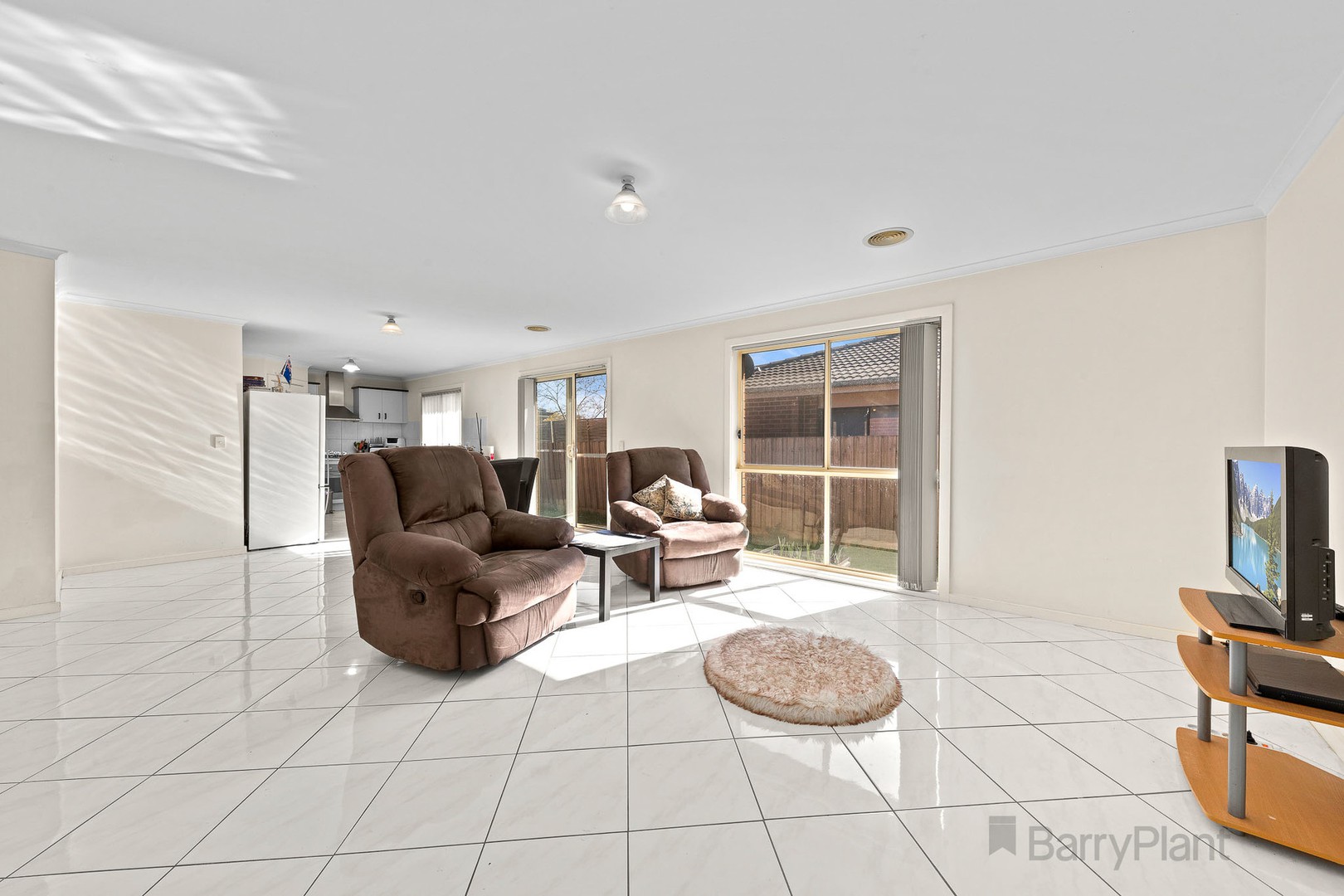 35 Shaftsbury Avenue, Berwick, VIC 3806, Berwick - Thumbnail 2