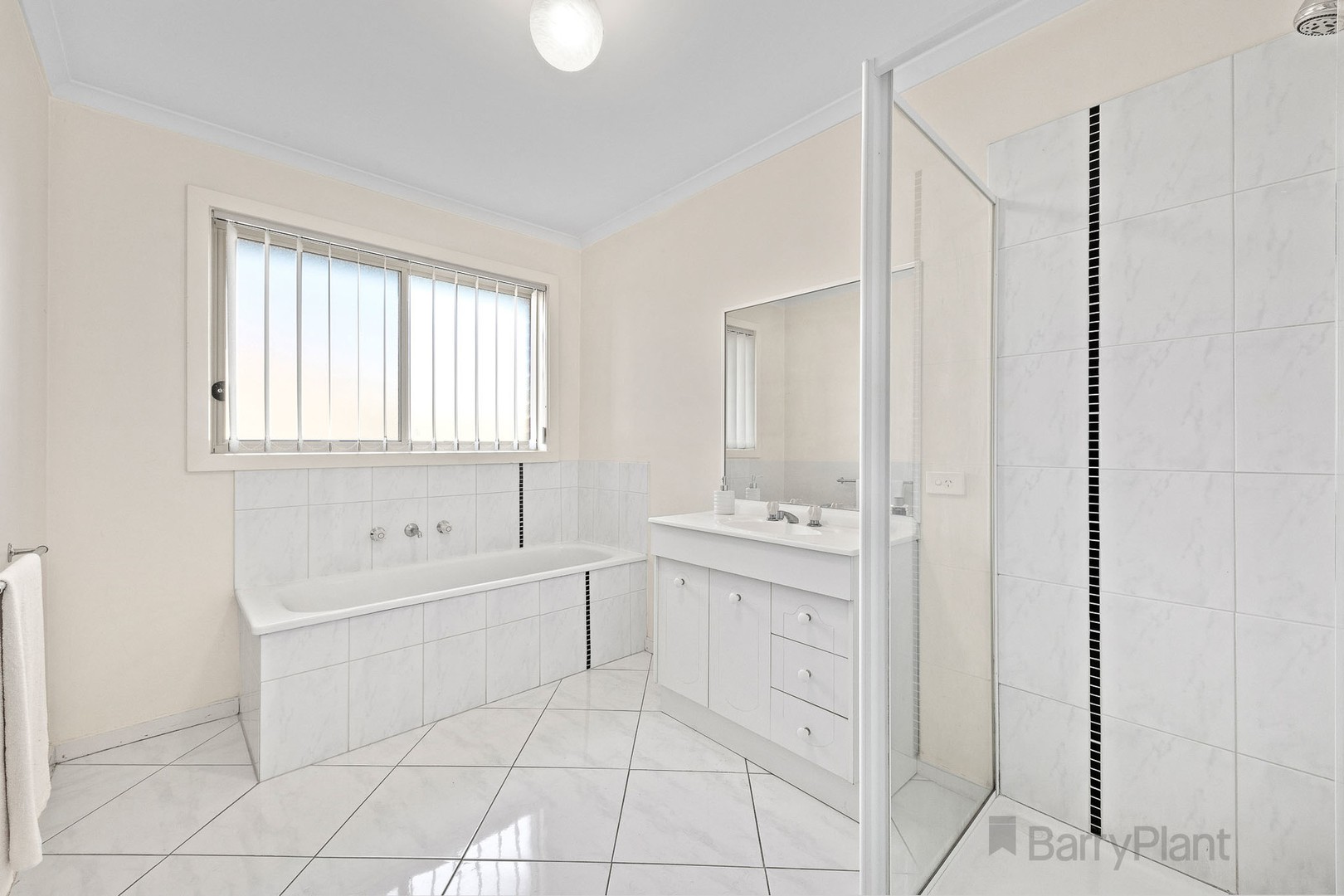 35 Shaftsbury Avenue, Berwick, VIC 3806, Berwick - Thumbnail 7