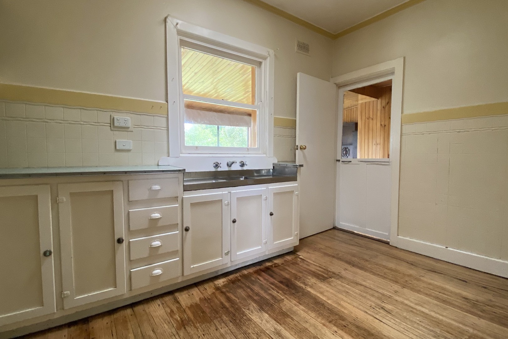 35 Sheila Street, Preston, VIC 3072, Preston - Thumbnail 4