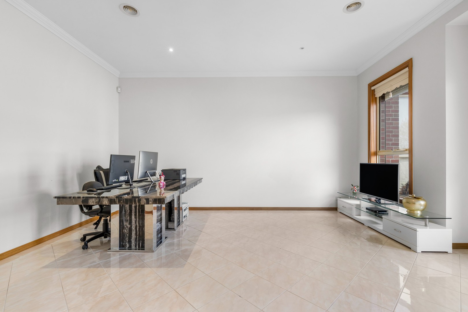 35 Sovereign Way, Hillside, VIC 3037, Hillside - Thumbnail 3