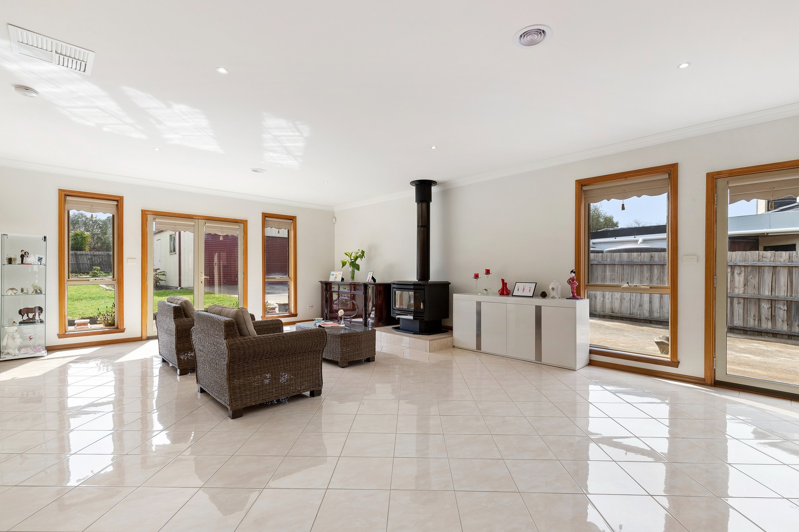 35 Sovereign Way, Hillside, VIC 3037, Hillside - Thumbnail 6