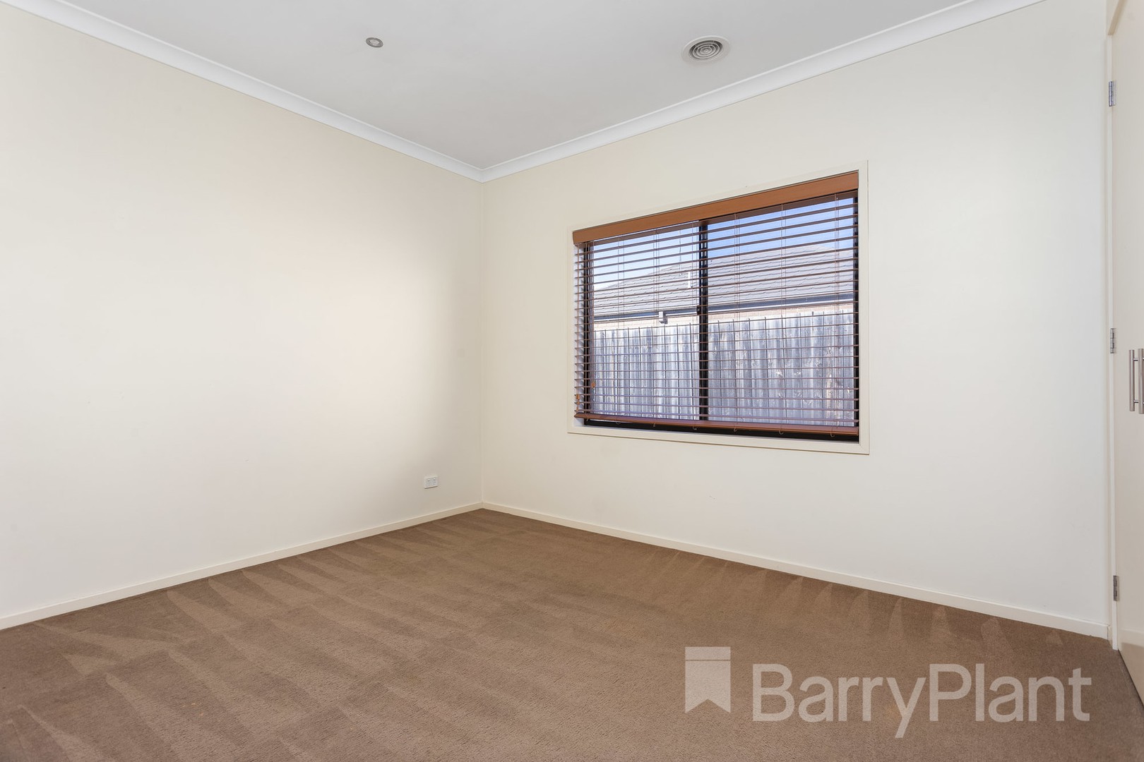 35 Tamar Avenue, Point Cook, VIC 3030, Point Cook - Thumbnail 3