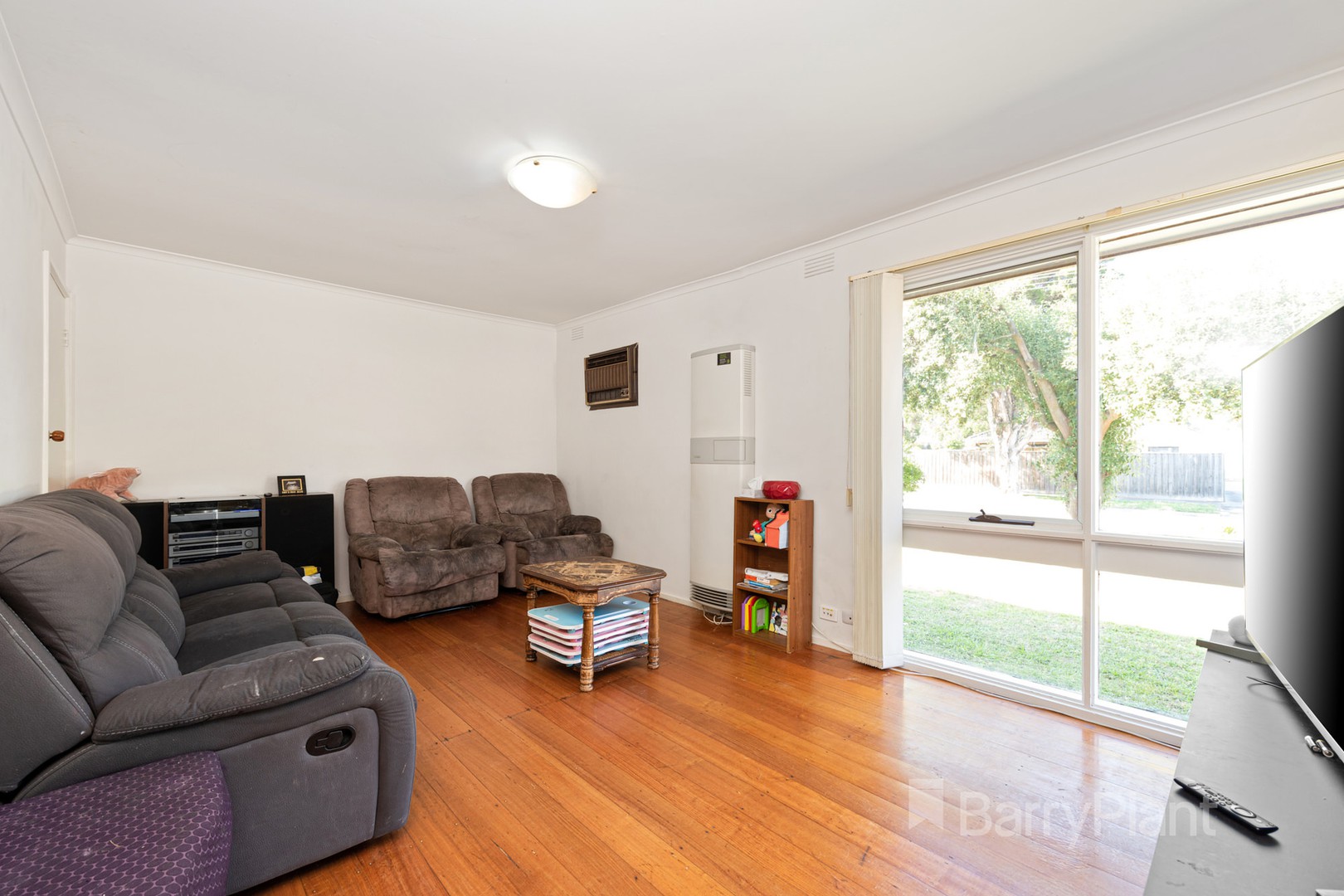 35 Templewood Avenue, Noble Park North, VIC 3174 - Thumbnail 2 - 18/02/2022