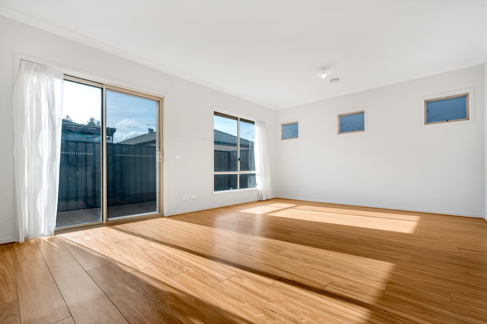 35 Travers Street, Craigieburn, VIC 3064 - Thumbnail 2 - 09/06/2026