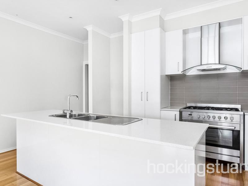 35 Walhalla Drive, Eynesbury, VIC 3338, Eynesbury - Thumbnail 2