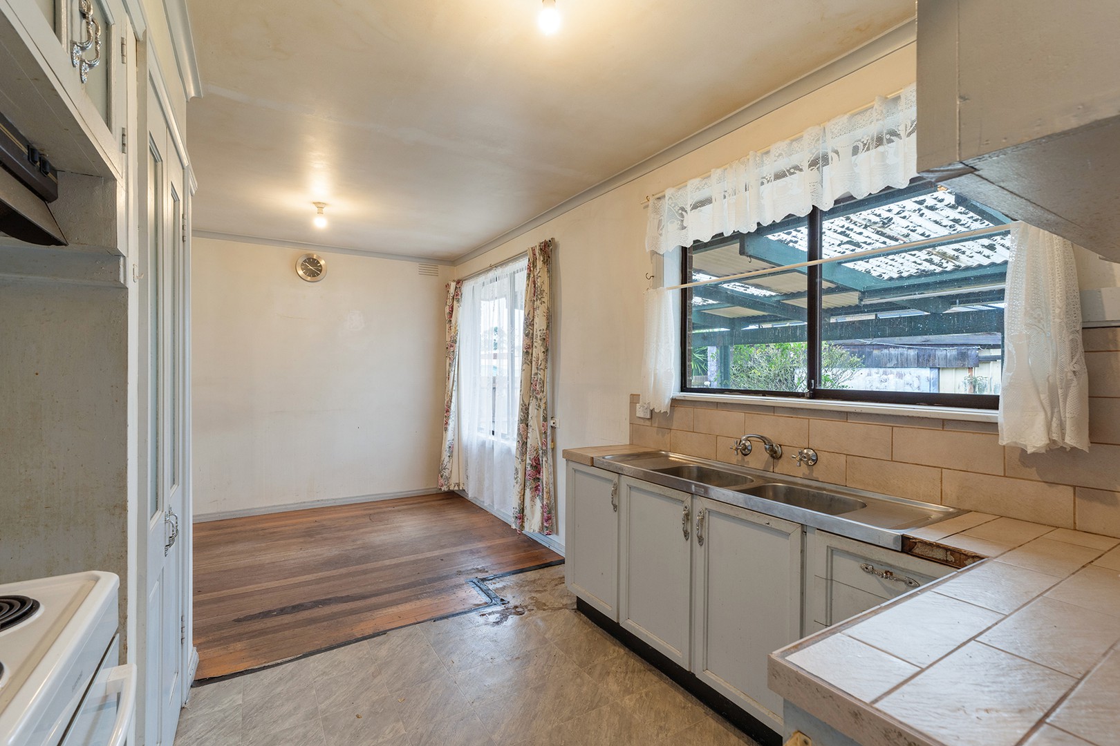 35 Wattleglen Street, Craigieburn, VIC 3064, Craigieburn - Thumbnail 3