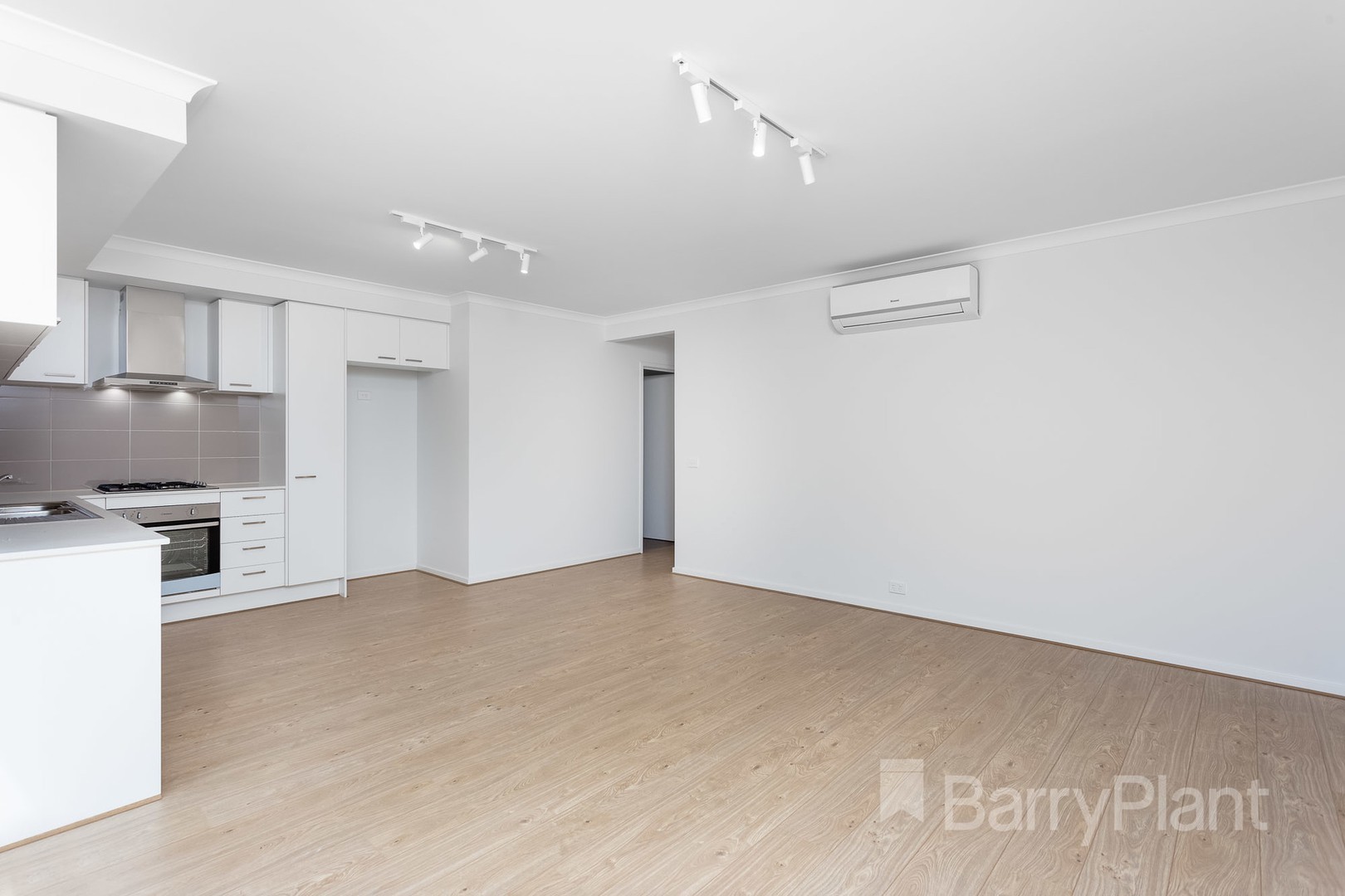 35 Wedgebill Circuit, Werribee, VIC 3030, Werribee - Thumbnail 5