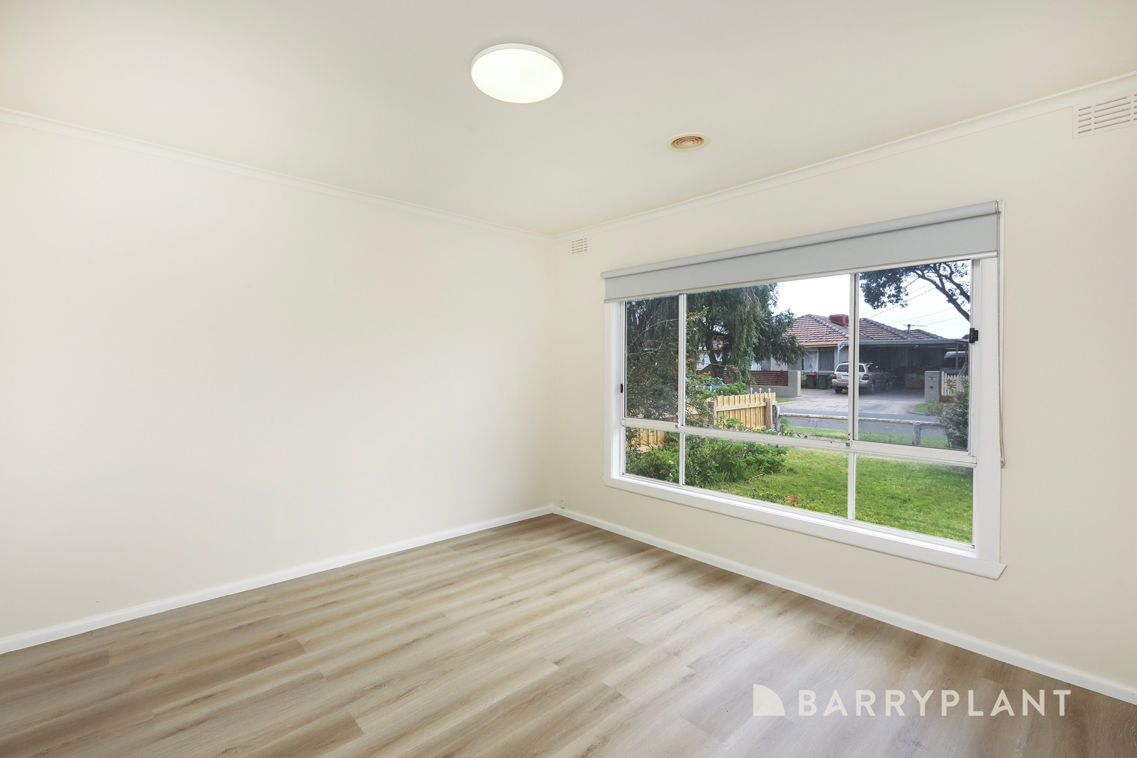 35 Whiteside's Avenue, Sunshine West, VIC 3020, Sunshine West - Thumbnail 2