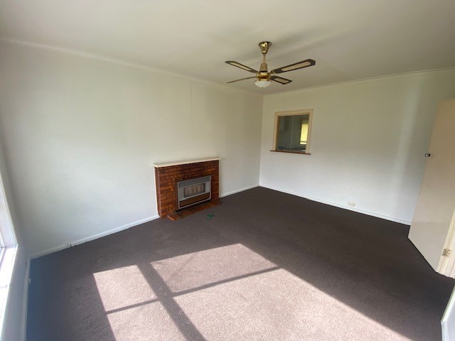35 Whitesides Avenue, Sunshine West, VIC 3020, Sunshine West - Thumbnail 2