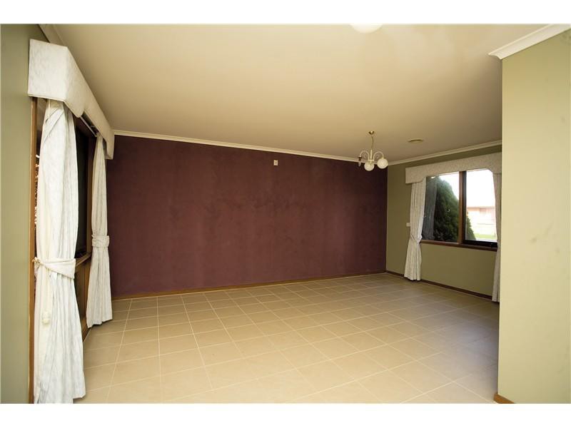35 Wilmot Drive, Delahey, VIC 3037, Delahey - Thumbnail 2