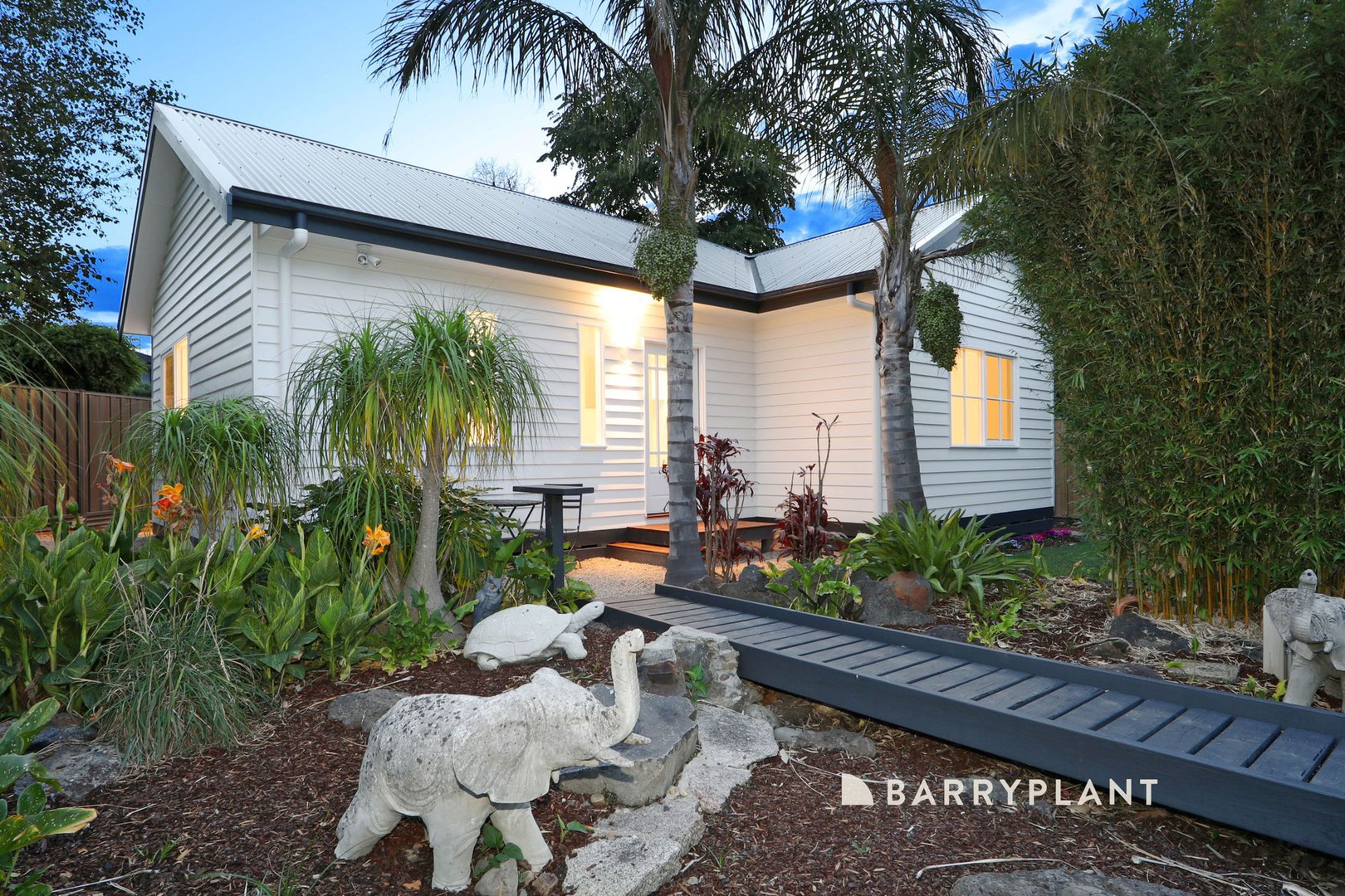 35 Windsor Drive, Lysterfield, VIC 3156 - Thumbnail 2 - 13/01/2026