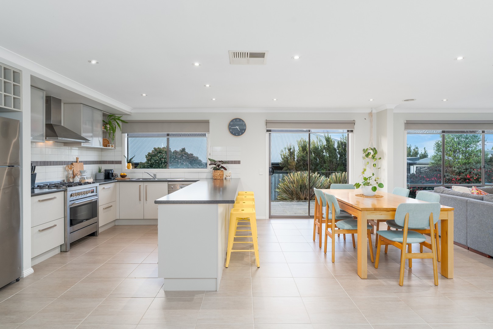 35 Woolondoon Drive, Highton, VIC 3216, Highton - Thumbnail 3