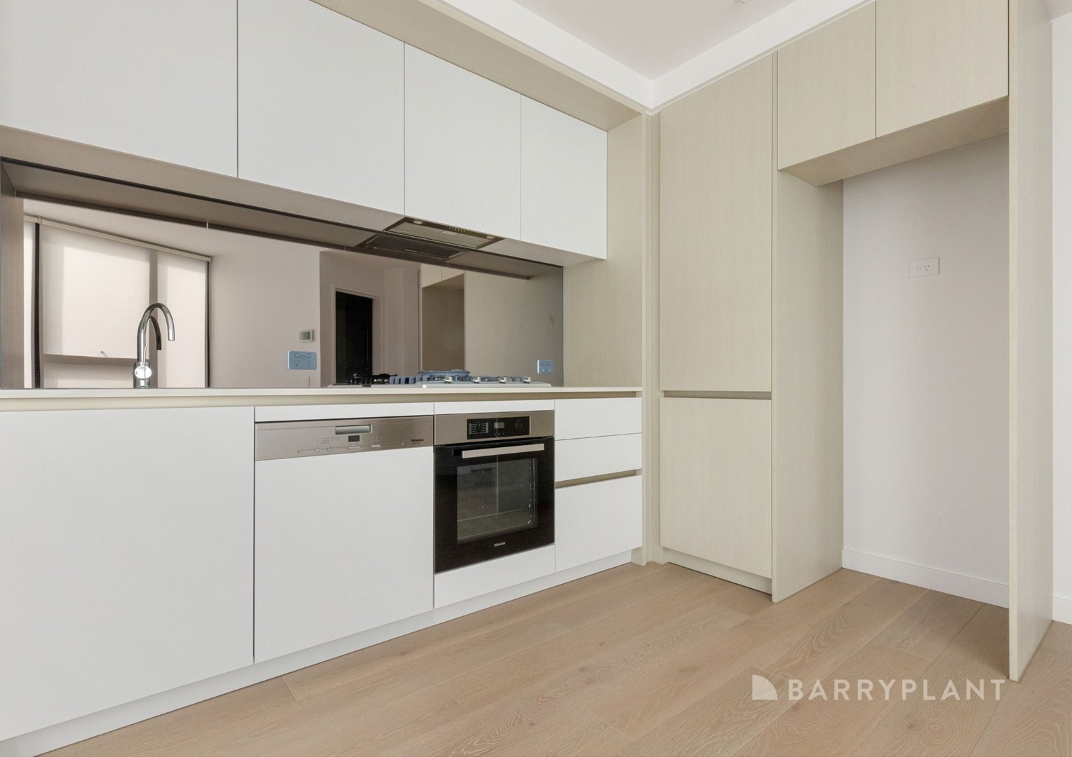 3501/628 Flinders Street, Docklands, VIC 3008 - Thumbnail 2 - 09/11/2023