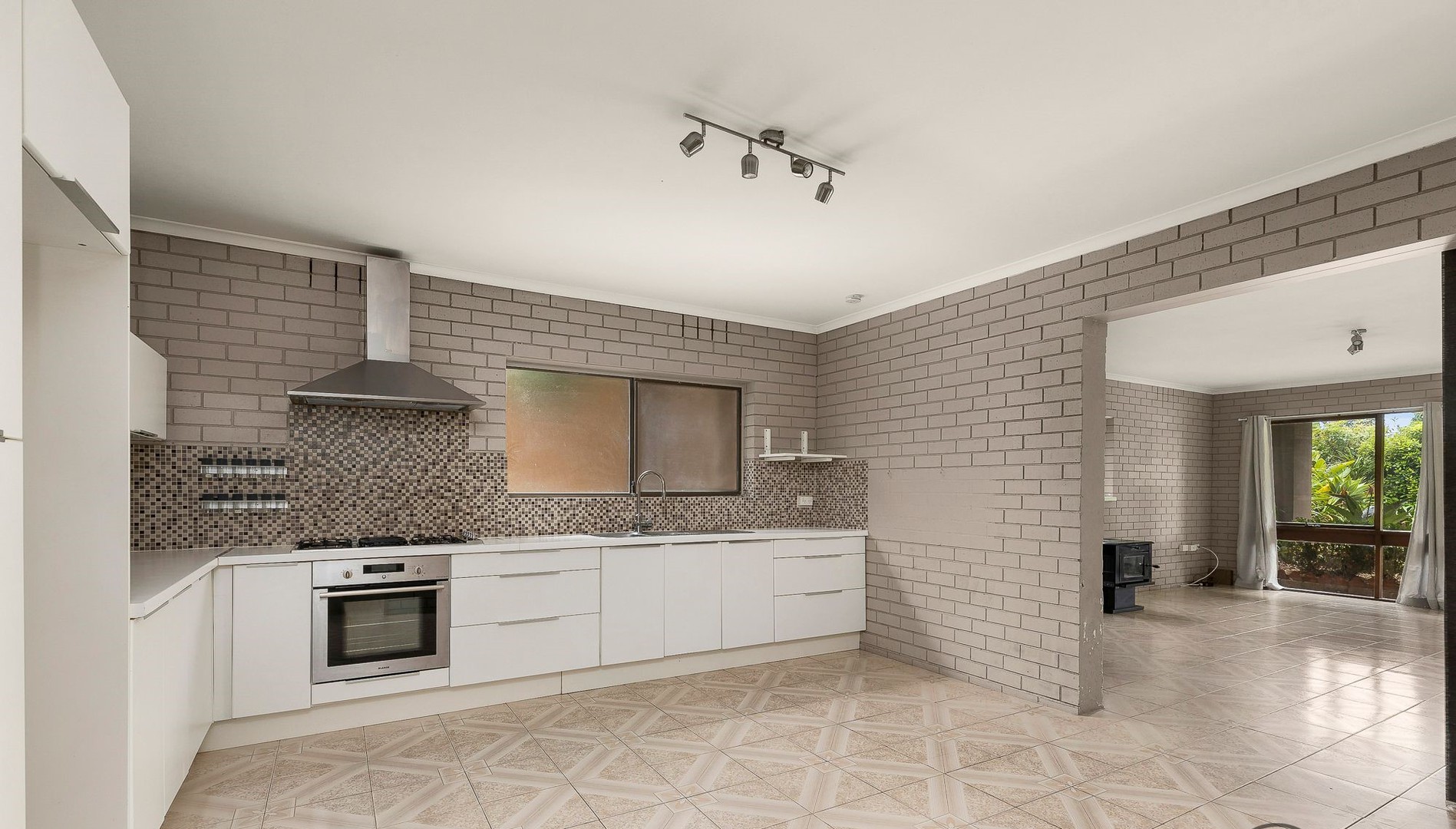 358 Manningham Road, Doncaster, VIC 3108, Doncaster - Thumbnail 2