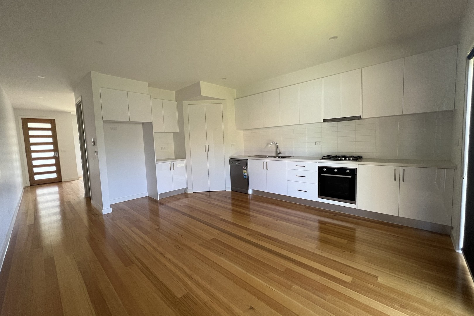 35B Newton Street, Reservoir, VIC 3073, Reservoir - Thumbnail 4