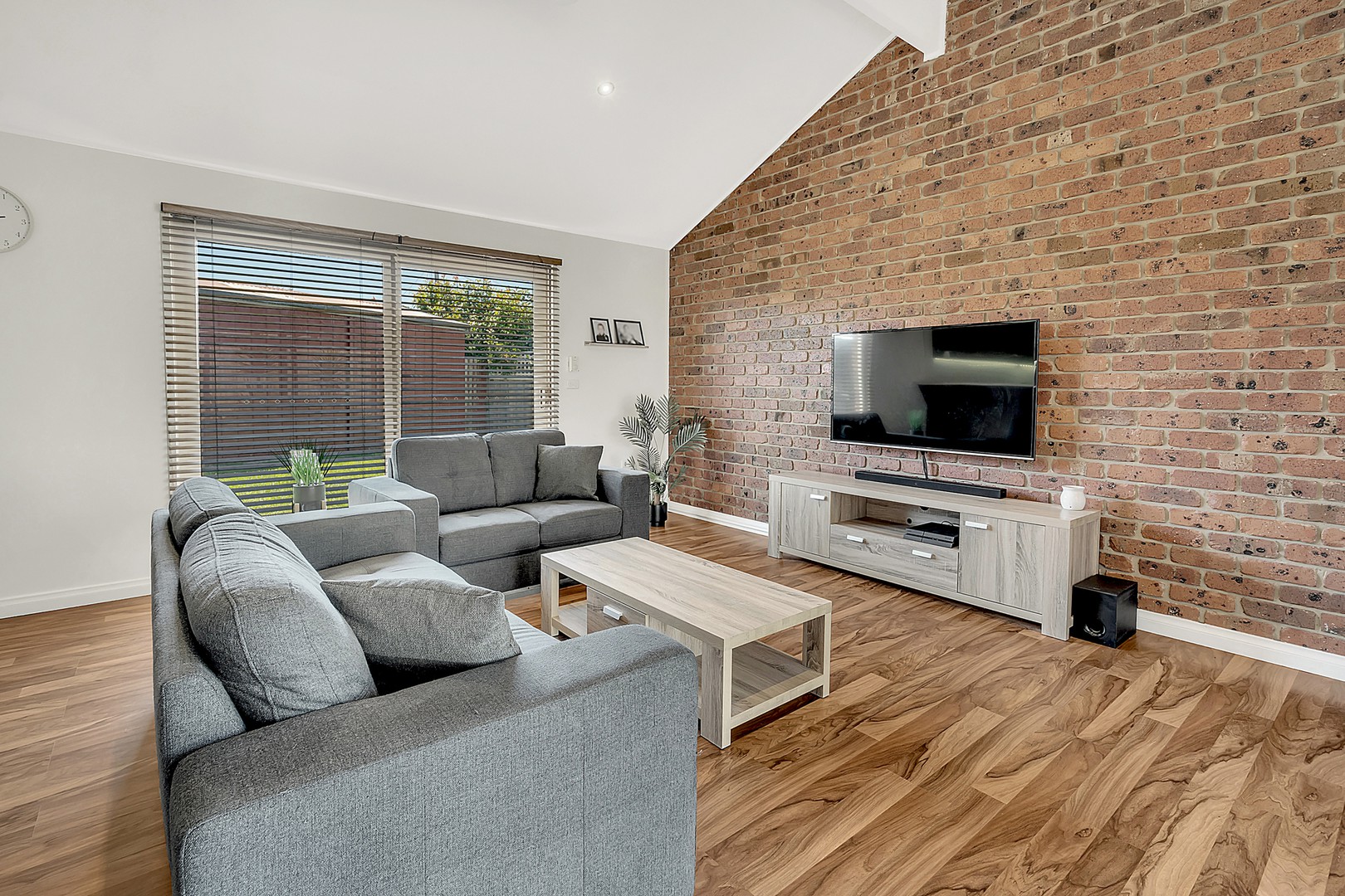 36 Banbury Crescent, Craigieburn, VIC 3064, Craigieburn - Thumbnail 6