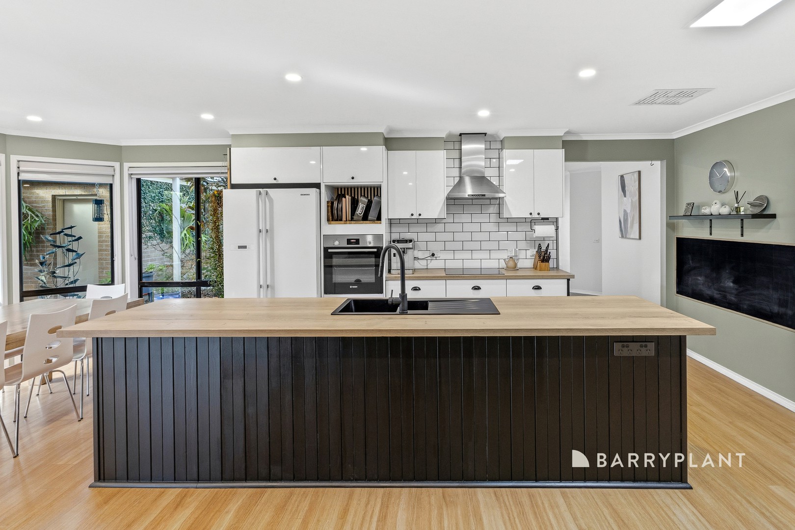 36 Blackwood Drive, Pakenham, VIC 3810 - Thumbnail 2 - 07/05/2026