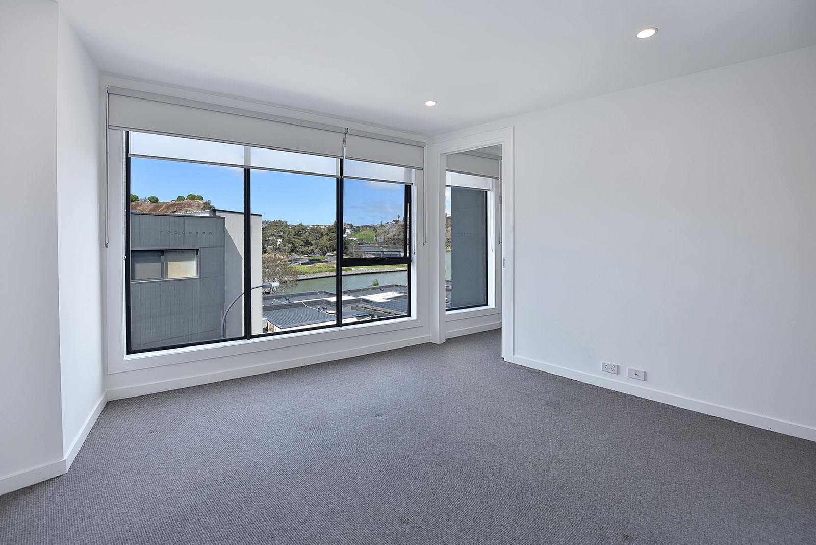 36 Boardwalk Pl, Keilor East, VIC 3033, Keilor East - Thumbnail 4