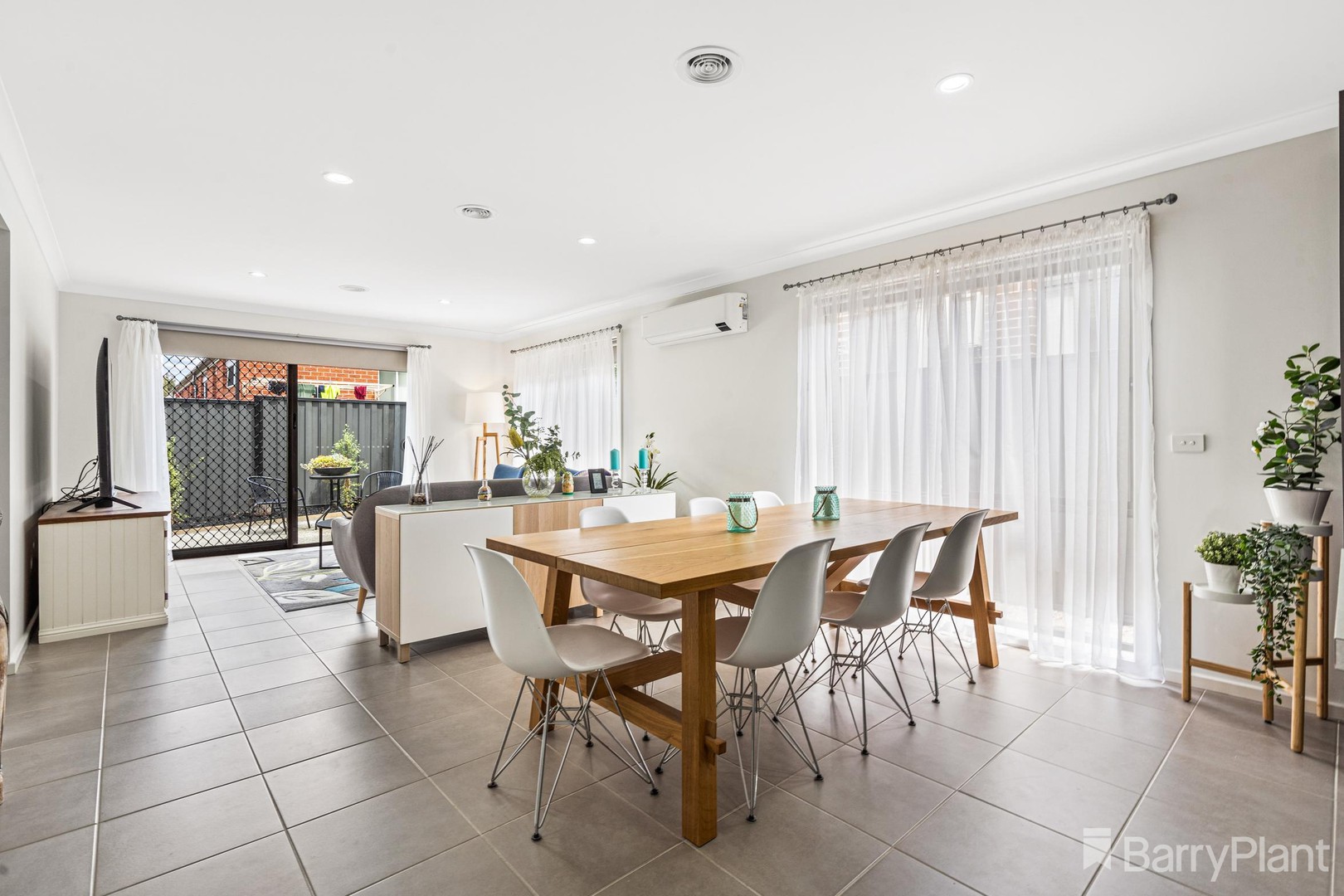 36 Botham Crescent, Pakenham, VIC 3810, Pakenham - Thumbnail 4