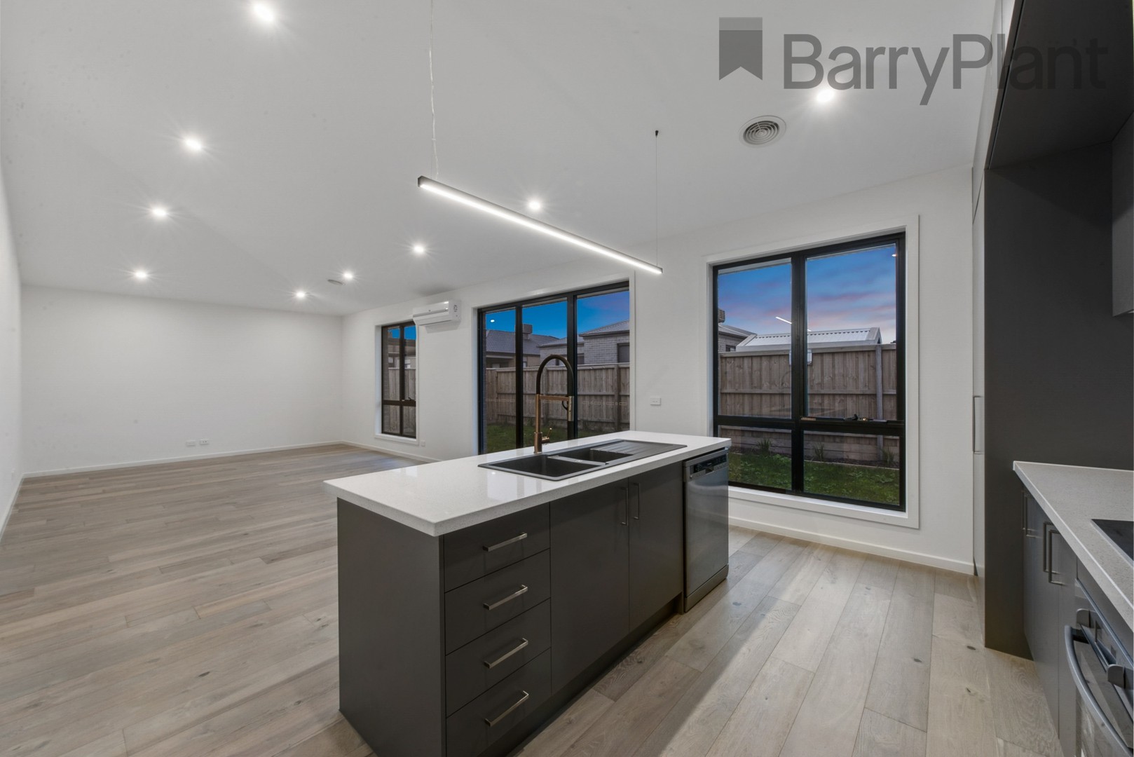 36 Fairhall Avenue, Werribee, VIC 3030, Werribee - Thumbnail 3