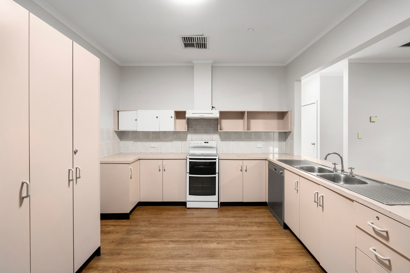 36 Finlayson Street, Doncaster, VIC 3108, Doncaster - Thumbnail 3