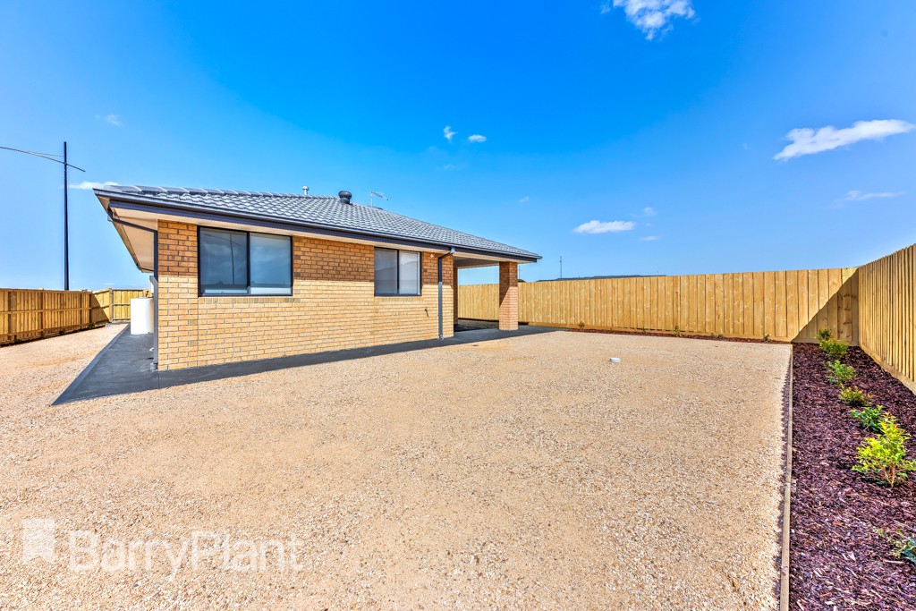 36 Gilderton EsplanadeRockbank, VIC 3335  - Leased, Rockbank - Thumbnail 8