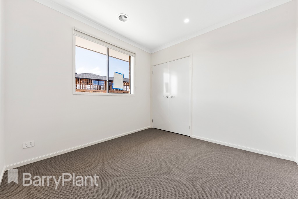 36 Gilderton EsplanadeRockbank, VIC 3335  - Leased, Rockbank - Thumbnail 5