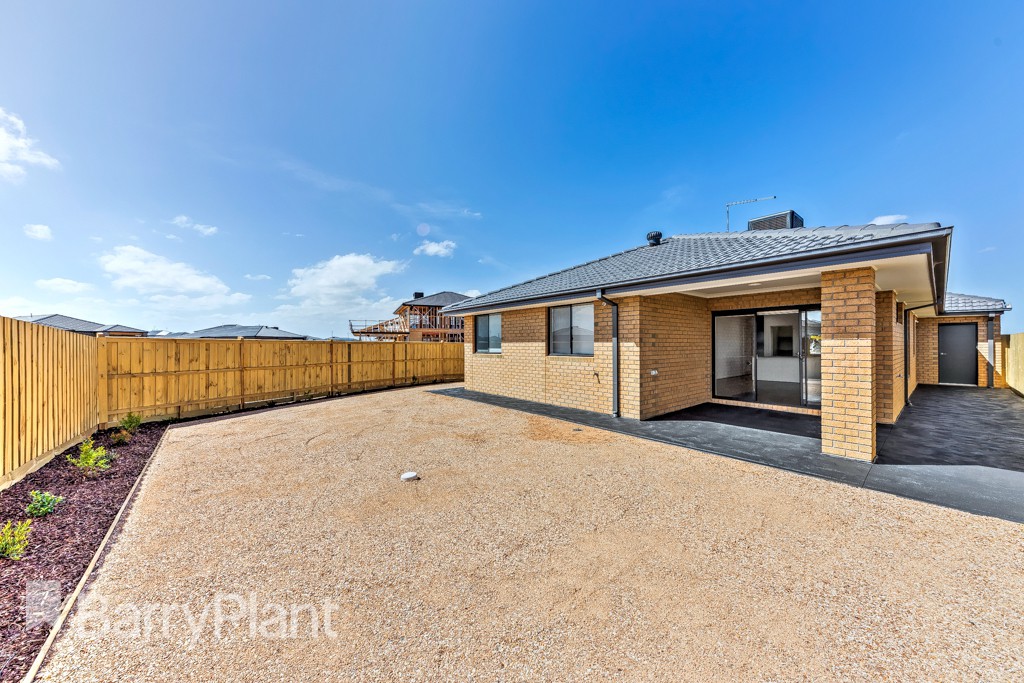 36 Gilderton EsplanadeRockbank, VIC 3335  - Leased, Rockbank - Thumbnail 7