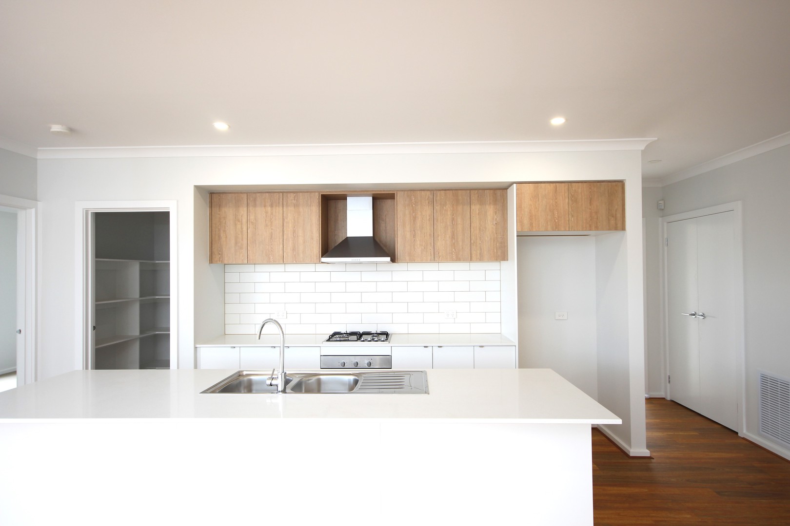 36  Gilroy Crescent, Charlemont, VIC 3217, Charlemont - Thumbnail 2