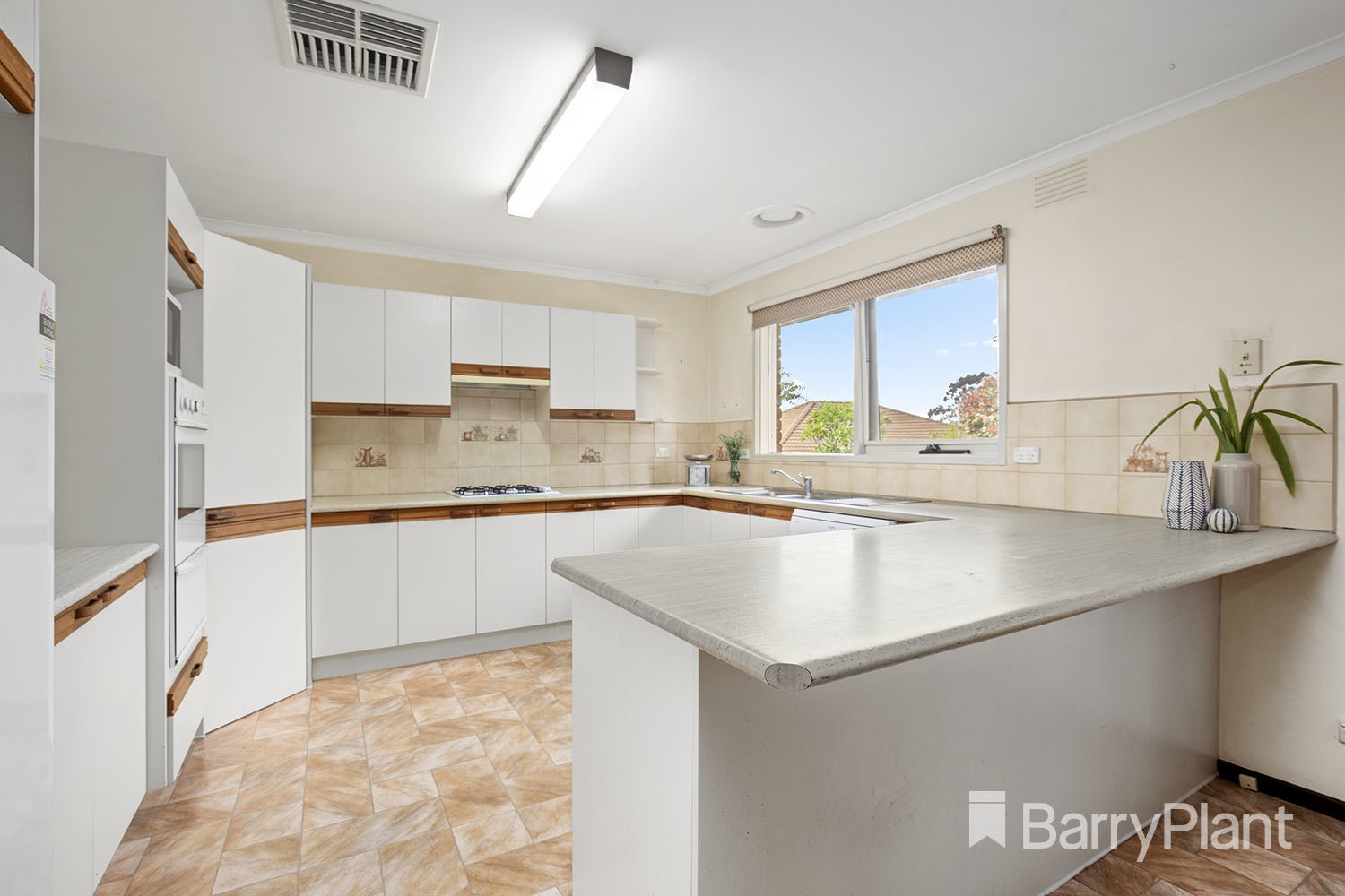 36 Haversham AvenueWheelers Hill, VIC 3150, Wheelers Hill - Thumbnail 3
