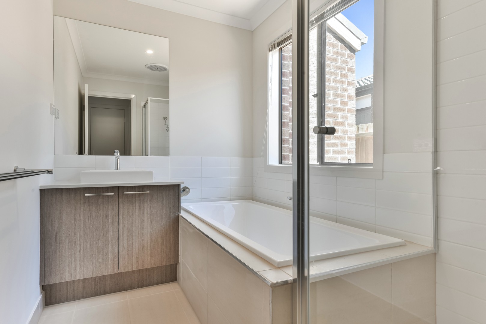 36 Jacana Way, Armstrong Creek, VIC 3217, Armstrong Creek - Thumbnail 5