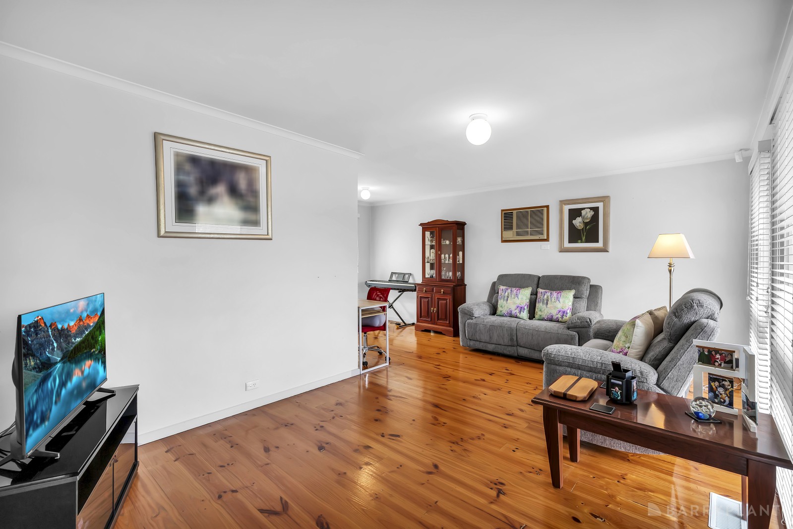 36 Lawson Way, Endeavour Hills, VIC 3802 - Thumbnail 2 - 12/05/2026