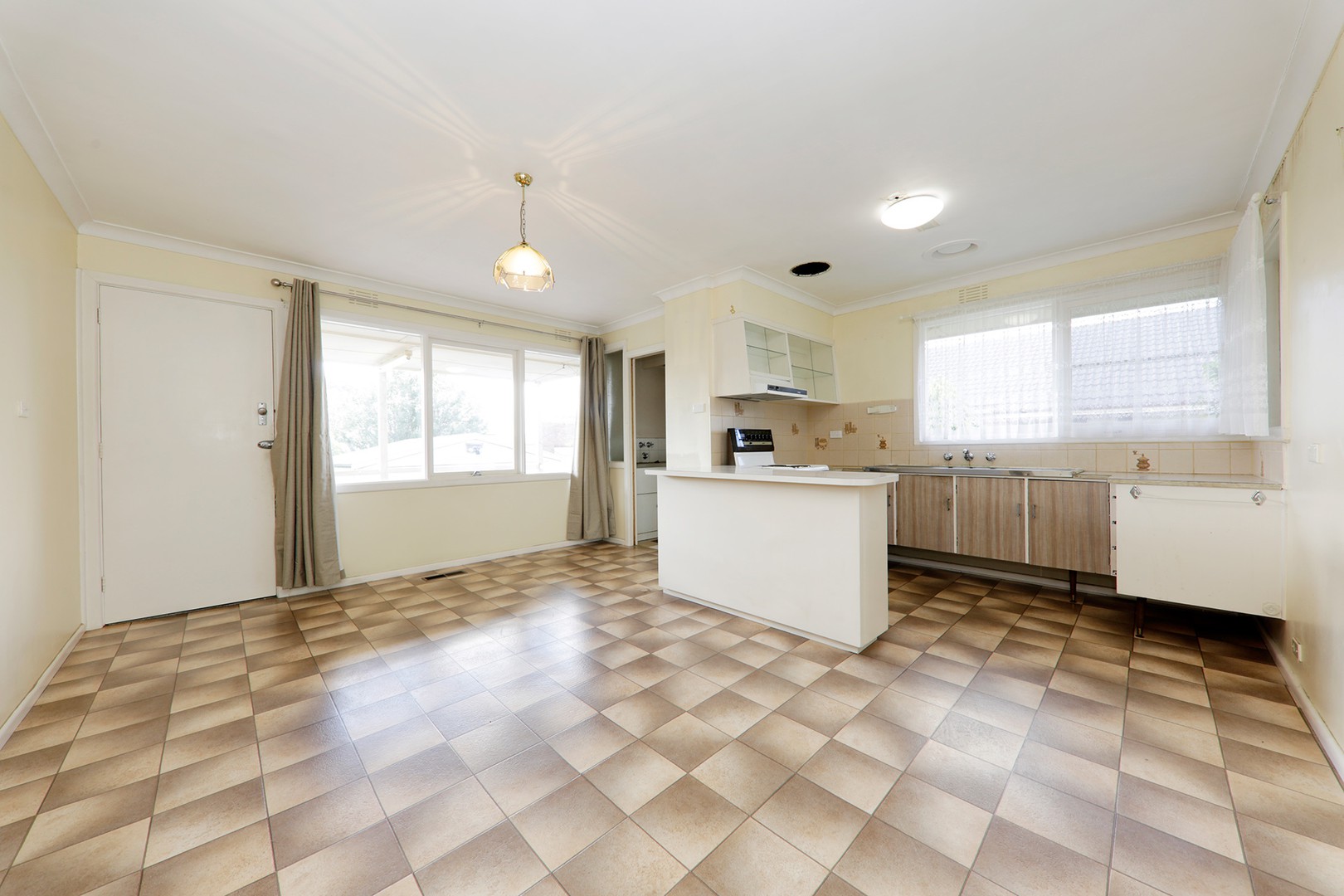 36 Leeds Road, Mount Waverley, VIC 3149 - Thumbnail 2 - 03/12/2021