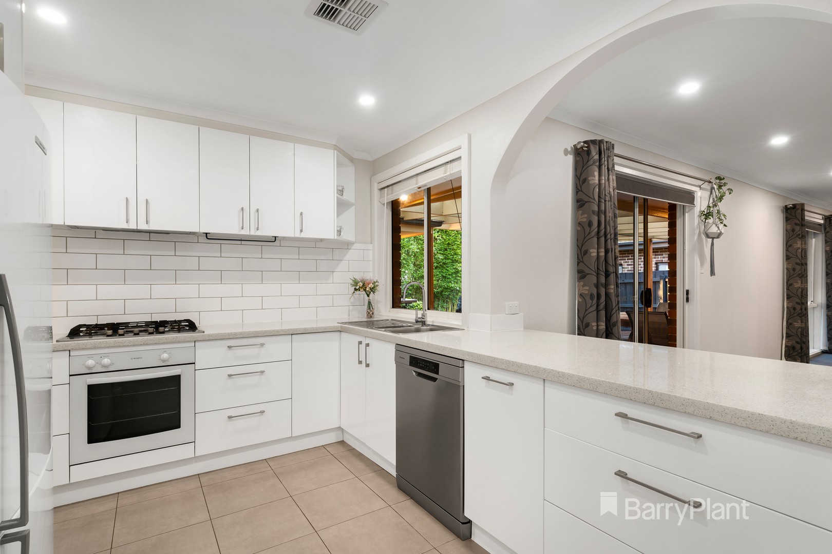 36 Liverpool Road, Kilsyth, VIC 3137, Kilsyth - Thumbnail 3