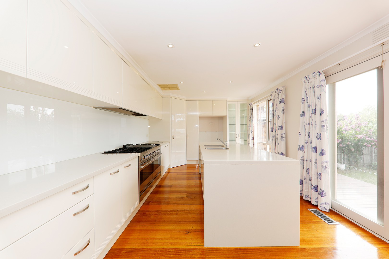 36 Madigan Drive, Glen Waverley, VIC 3150, Glen Waverley - Thumbnail 3