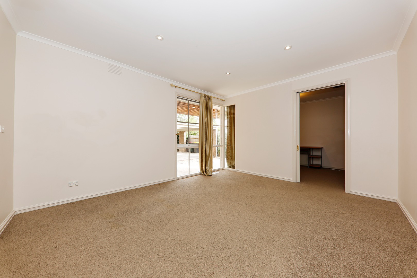 36 Madigan Drive, Glen Waverley, VIC 3150, Glen Waverley - Thumbnail 4