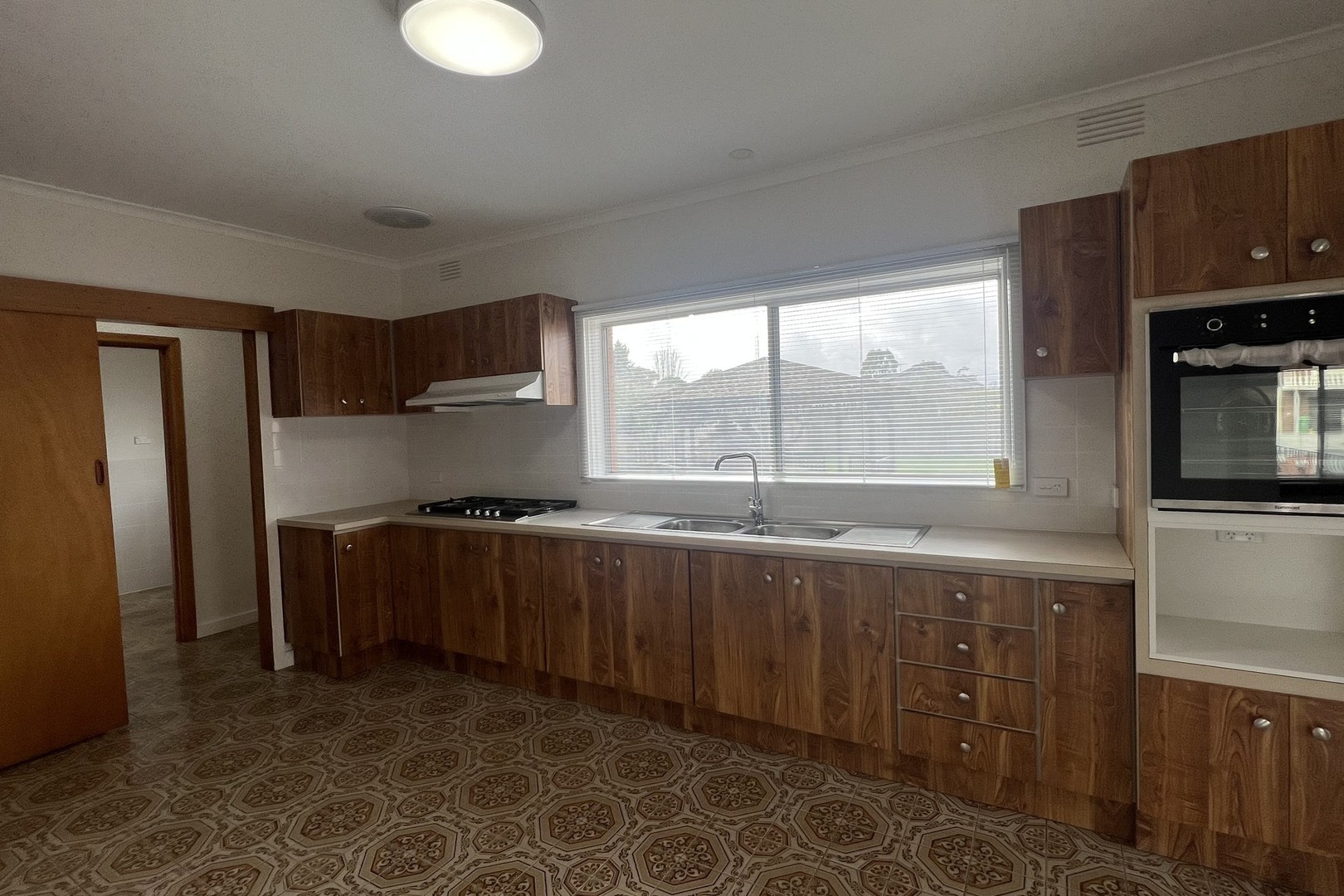 36 Massey Avenue, Reservoir, VIC 3073, Reservoir - Thumbnail 6